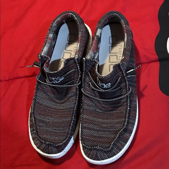 Hey Dude Wally Shoes in Red and Black Men’s size 12 good condition - Picture 11 of 15